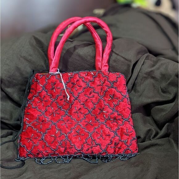 Fully beaded red handbag  - Picture 1 of 4